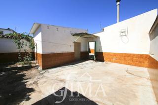 Casa a Argamasilla de Alba. Casa de planta baja con 274m2 de parcela para reformar en argama