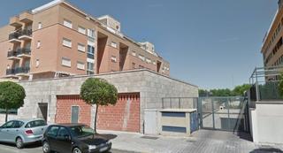 Aparcament cotxe a Nuevo Hospital. Garaje para 1 vehículo