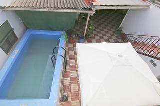 Casa in Tomelloso. Casa de planta baja con piscina propia en zona céntrica.