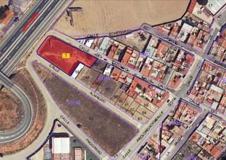 Terrain résidentiel à Calle calvario 53. Solar de 2071m2 cercano a autovía a4