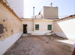 Haus in Tomelloso. Casa para reformar o derribar en pleno centro de tomelloso.