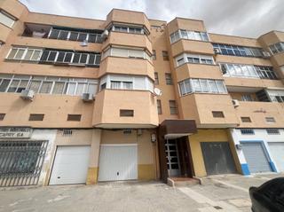 Appartamento in Manzanares. Piso en venta con 4 dormitorios y 2 baños en manzanares.