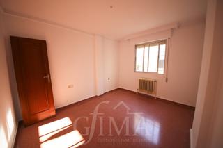 Pis  Calle doña crisanta. Piso de 4 habitaciones en muy buena zona de tomelloso. listo par
