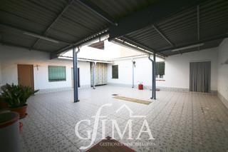 Haus in Tomelloso. Casa de planta baja con patio, garaje y cocinilla