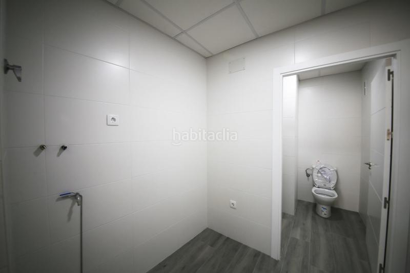 Foto 1d885a5a-5be9-42c1-98a0-f5c0a10e2a4b. Lloguer local comercial a Tomelloso