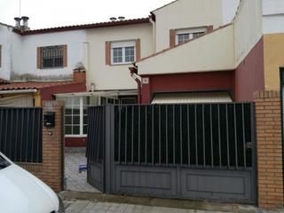 Maison jumelée à Manzanares. Adosado en manzanares zona del tren