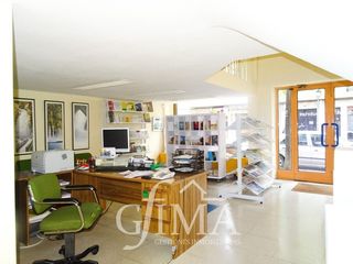 Local Comercial  Calle doña crisanta. Local en venta situado en la calle dña. crisanta con 149m2