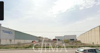 Terreny residencial a Tomelloso. Terreno de 2.782m2 con 46m de fachada en la crtra alcázar