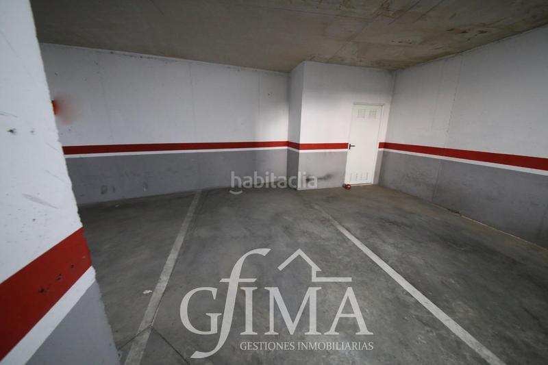 Foto 58270740-a9e9-445a-916c-17c4ec7e23eb. Parking voiture dans Tomelloso