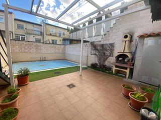 Casa adossada a Miguelturra. Chalet adosado con piscina en venta