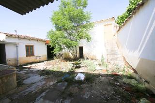 Maison à Tomelloso. Casa de planta baja con 335m2 de superficie con 14 metros de fac
