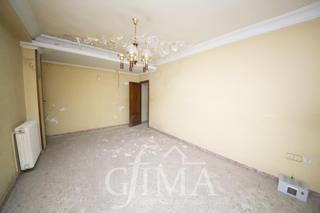 Piso en Tomelloso. Bajo para reformar con 3 dormitorios