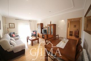 Pis  Avenida antonio huertas. Piso en venta con 3 dormitorios, 2 baos, garaje y trastero