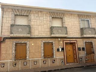 Maison jumelée à Alcolea de Calatrava. Casa adosada con parcela en alcolea de cva