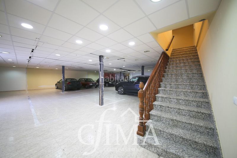 Foto 0d70a5a7-a295-4b3b-8883-2b8ad7dab9b1. Edificio  de dos plantas con negocio rentable y alquiler con opción a compra en Tomelloso
