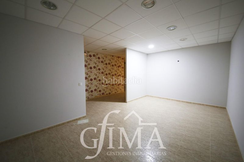 Foto 160a8d7d-d1c7-4e14-811c-76a40143503e. Edificio  de dos plantas con negocio rentable y alquiler con opción a compra en Tomelloso