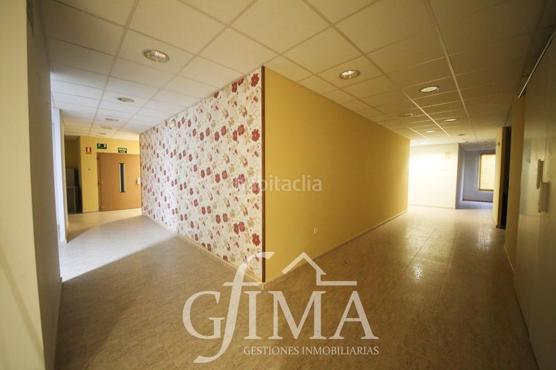 Foto 2c9aeb52-9c85-4d1c-b99c-899de7b6e247. Edificio  de dos plantas con negocio rentable y alquiler con opción a compra en Tomelloso