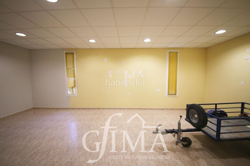 Foto 5e7b3913-96ad-435b-9b1a-f7084af4d646. Edificio  de dos plantas con negocio rentable y alquiler con opción a compra en Tomelloso