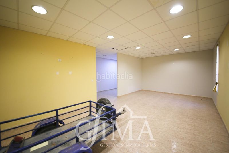Foto 619dee0d-ee24-461f-94aa-0a4006721af9. Edificio  de dos plantas con negocio rentable y alquiler con opción a compra en Tomelloso