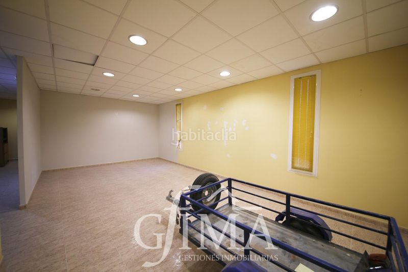 Foto 69889450-e64e-4116-b56a-fc11dc372bb8. Edificio  de dos plantas con negocio rentable y alquiler con opción a compra en Tomelloso