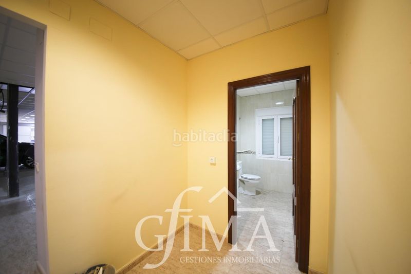Foto 8a542e1b-51f3-4520-9809-86cc89081cb3. Edificio  de dos plantas con negocio rentable y alquiler con opción a compra en Tomelloso