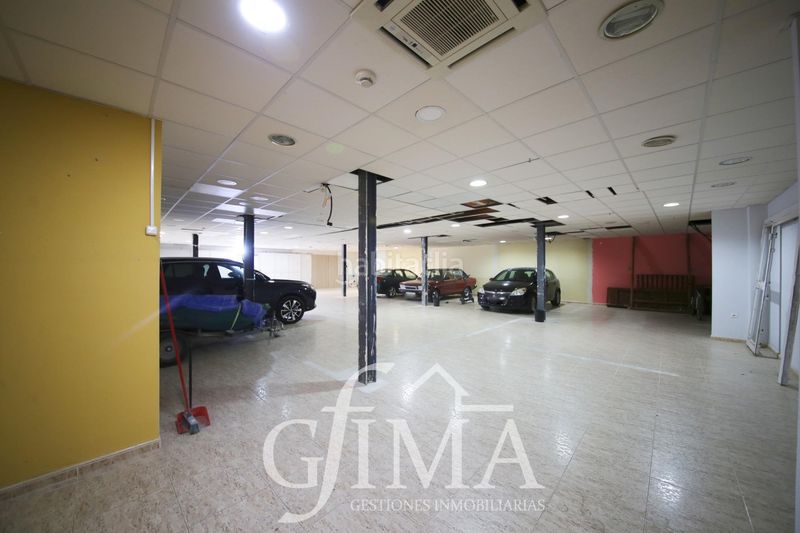 Foto d5373a6d-2199-4a98-be3d-5c4e4a5b2c6b. Edificio  de dos plantas con negocio rentable y alquiler con opción a compra en Tomelloso