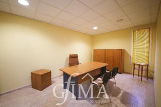 Edificio en Tomelloso. Edificio en venta. ideal como negocio o inversión