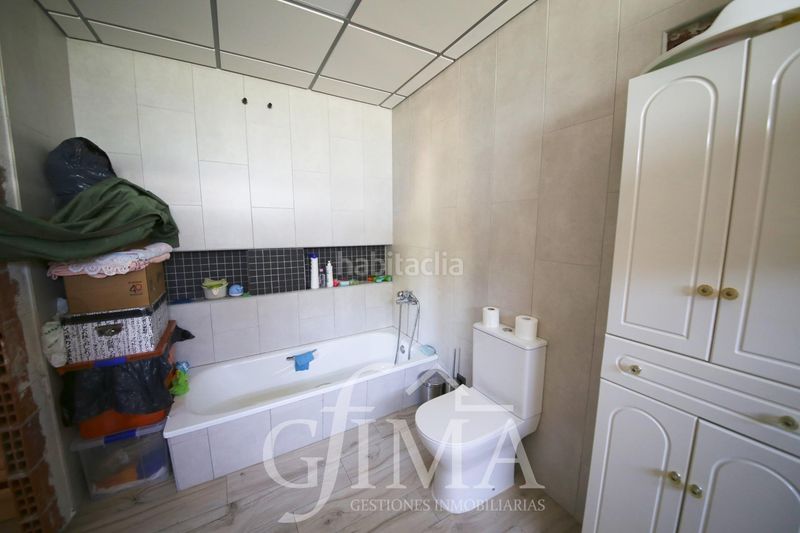 Foto b79d8b75-48a5-48f7-a766-c961d41165a1. Xalet amb aparcament a Campo de Criptana