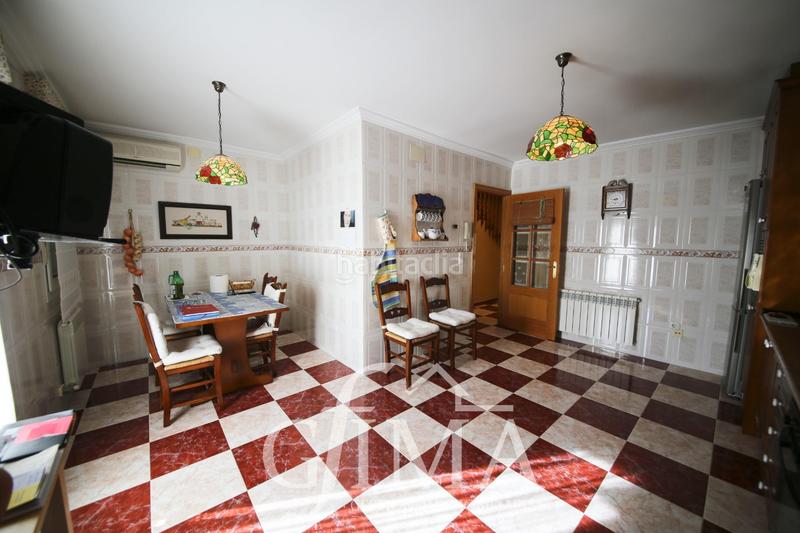 Foto 209f4fcc-7ea2-4819-a770-2fbbf0dccda1. Semi detached house with heating parking in Tomelloso