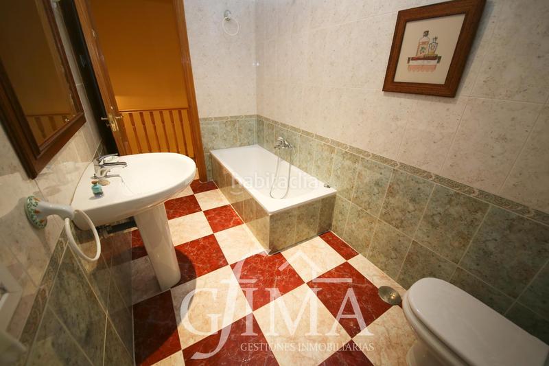 Foto 57390a38-e593-4914-8d4e-9dc339c59c00. Semi detached house with heating parking in Tomelloso