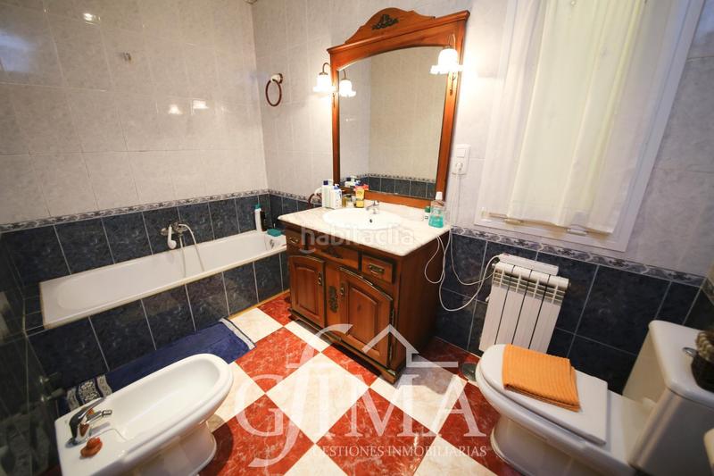 Foto 88635de7-a0dc-4d36-a744-da4597a59f3c. Semi detached house with heating parking in Tomelloso