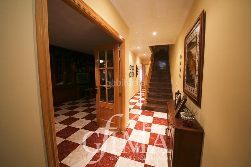Foto f0fb22c4-7ce8-4352-b3c3-61deaed3e7d1. Semi detached house with heating parking in Tomelloso