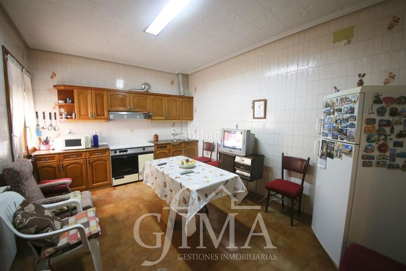 Foto e003b371-5b59-41db-8ab6-c0871d340379. Casa amb calefacció aparcament a Tomelloso