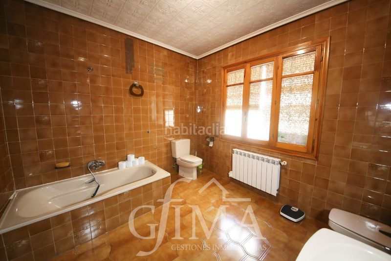 Foto f2f461f1-4a69-4e73-b962-d13423da4a58. Casa amb calefacció aparcament a Tomelloso