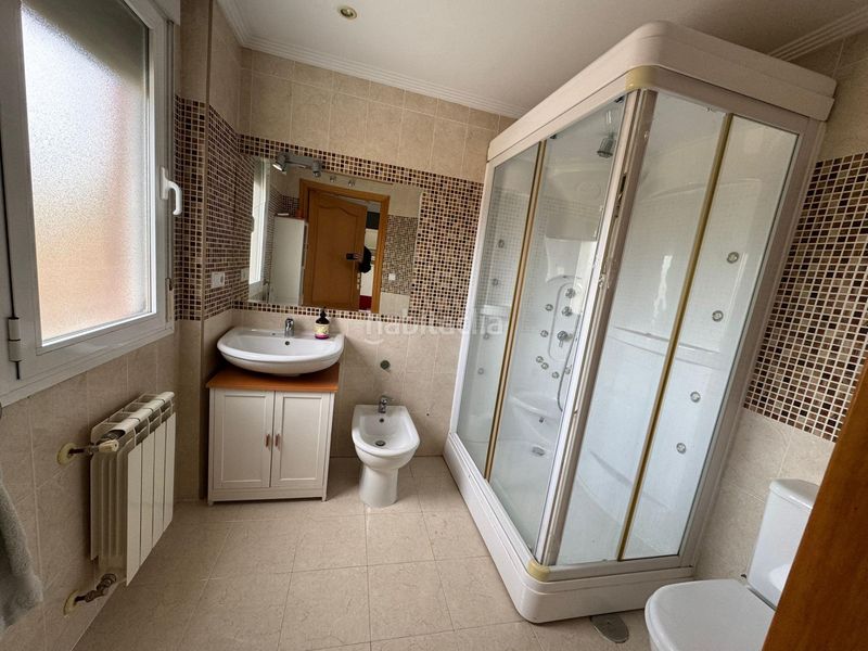 Foto 4561acab-08a3-4229-90e4-975368f69a46. Casa adossada amb calefacció aparcament piscina a Poblete