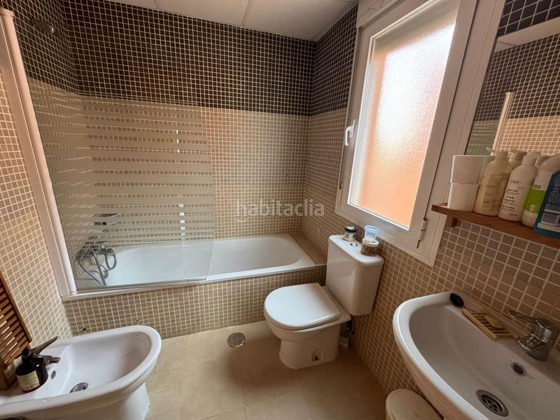 Foto 727fa3da-43d9-48ac-a0b7-2a2289bf71ff. Casa adossada amb calefacció aparcament piscina a Poblete