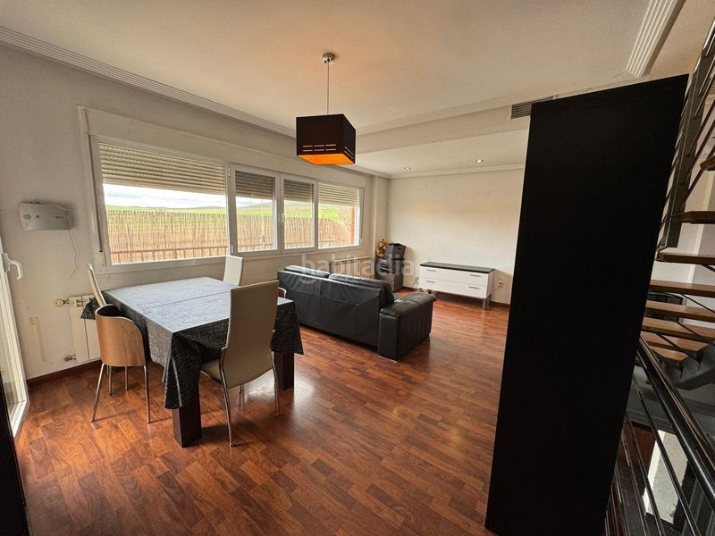 Foto bef6cde3-6523-4293-b6a4-31e1eb66182c. Casa adossada amb calefacció aparcament piscina a Poblete