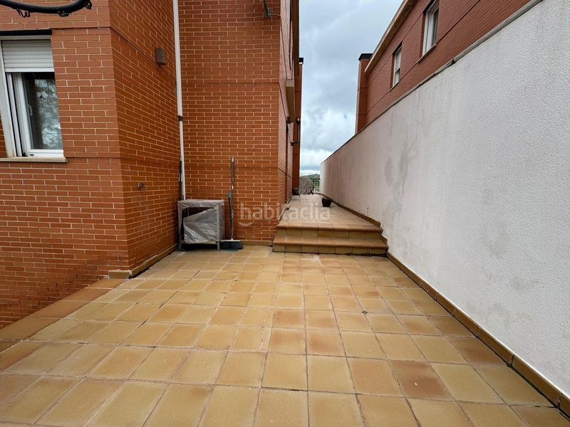 Foto e1c636af-4a35-4fd6-8e0e-e7a4117fc124. Casa adossada amb calefacció aparcament piscina a Poblete