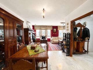 Casa  Bolaños. Chalet con piscina y patio en miguelturra