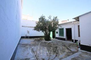 Casa a Tomelloso. Casa en planta baja con gran patio zona c doña crisanta