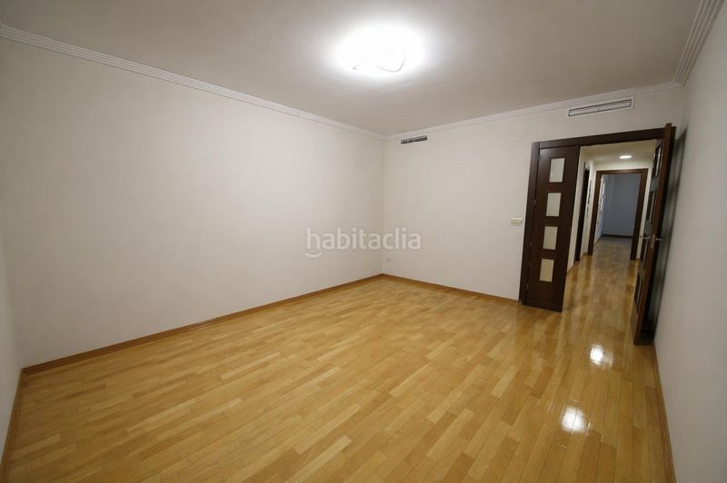 Foto e20853ee-9dfe-4ede-be7f-1e9f21ee6d57. Pis amb aparcament a Tomelloso