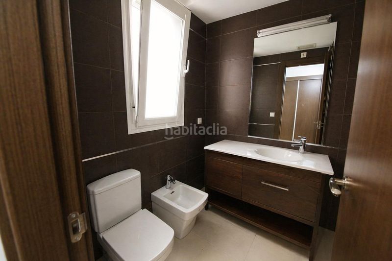 Foto f5d34ad2-b9d0-400f-bf5d-00e5811603bf. Pis amb aparcament a Tomelloso
