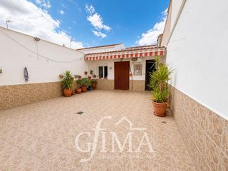 Haus  Paz. Casa en cla paz con gran patio y cocinilla