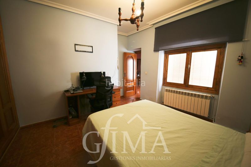 Foto b165757a-0db0-46bd-8f2a-f8f3e22f1122. Casa amb calefacció aparcament a Tomelloso