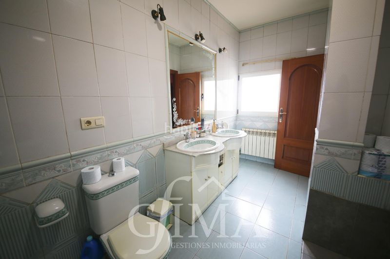 Foto dbe4e087-5bbe-4f32-96af-7d2c94df97b6. Casa amb calefacció aparcament a Tomelloso