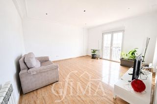 Flat  Francisco garcia pavon. Piso de 3 habitaciones y 2 baños en tomelloso  cerca de la plaza