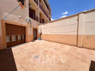 Planta baixa a Tomelloso. Apartamento en venta en el centro con gran patio, garaje y trast