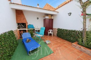 Appartamento  Juan carlos i. Exclusivo piso de 198 m2 con patio, terraza y con opcion de gara