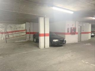 Aparcament cotxe a La Devesa. Bon accés