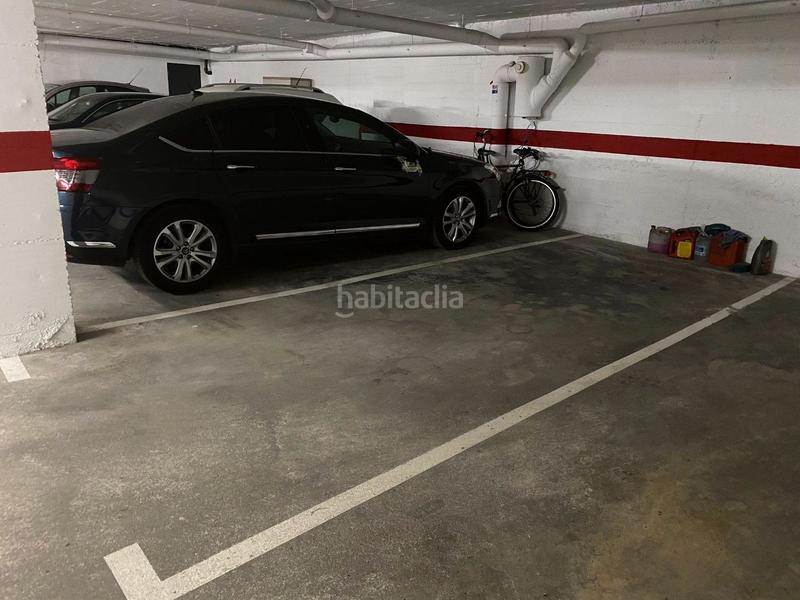 Foto c2bf6341-cf8c-42bf-b768-bdc332b88d75. Parking coche diferents places en Eixample Sud-Migdia Girona